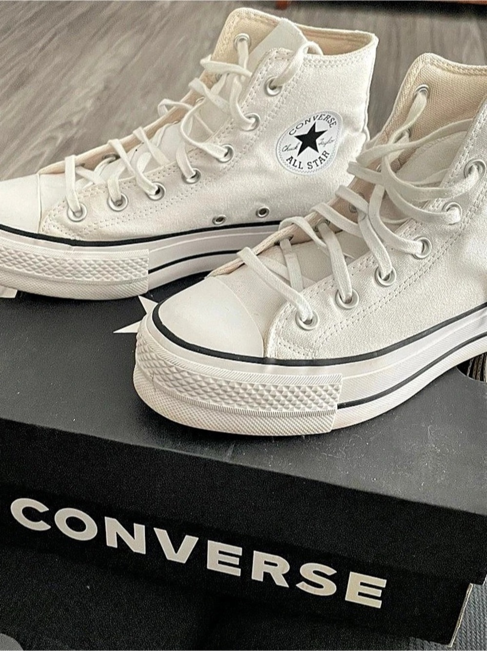 Converse Chuck Taylor All Star High Top Sneakers White US 7 Like New